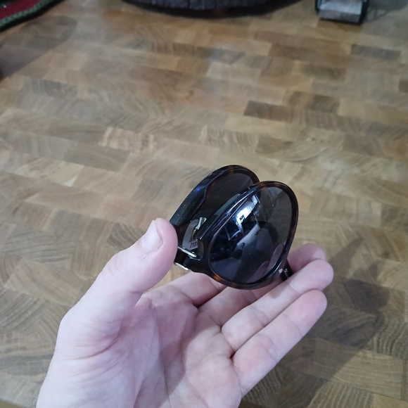 🆕️Persol folding sunglasses - Picture 7 of 7